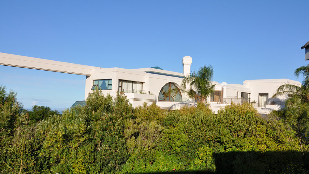 County Downs / Erinvale Golf Estate Homes - Luxury Lifestyle Property for Sale - Cape Town, South Africa